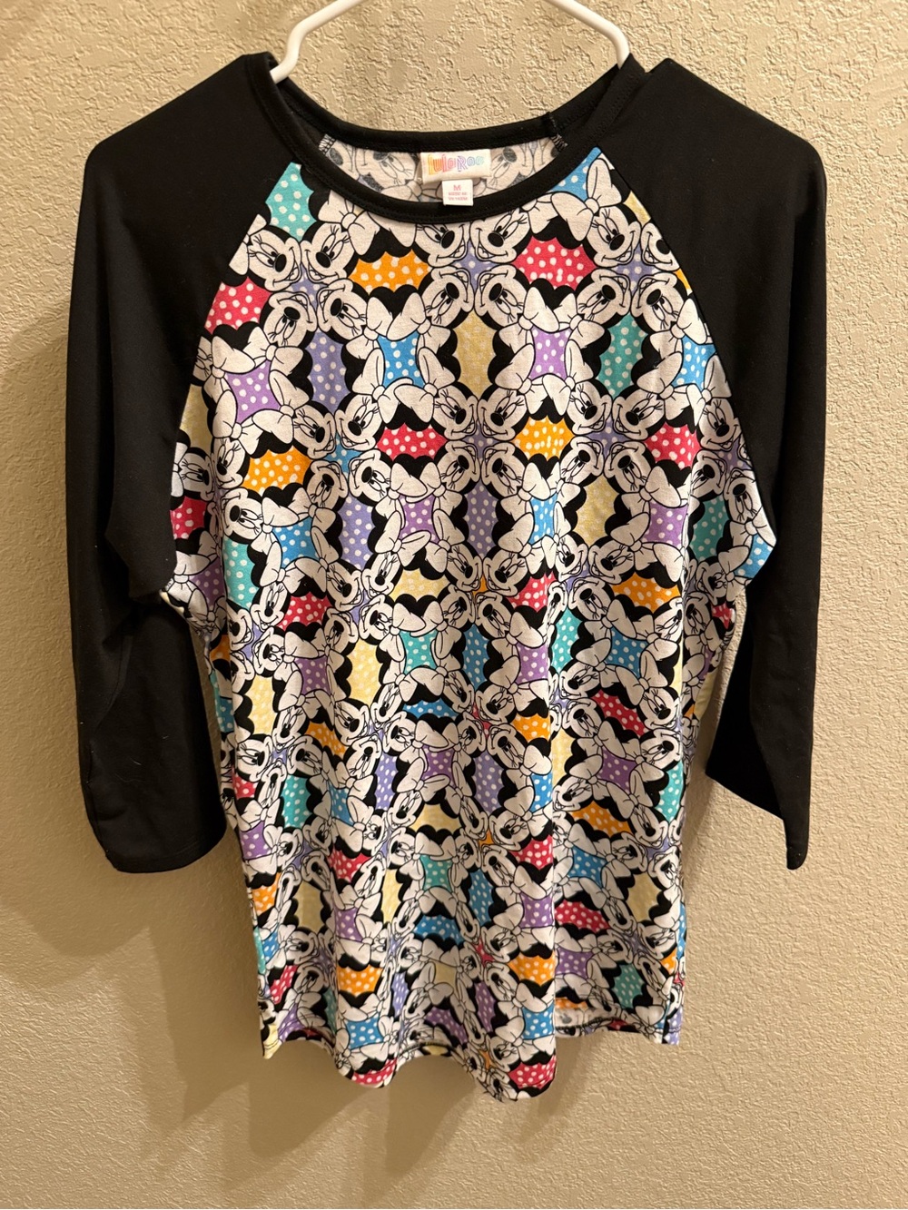 LuLaRoe Black Raglan Minnie Patterned Multicolor Graphic Tee